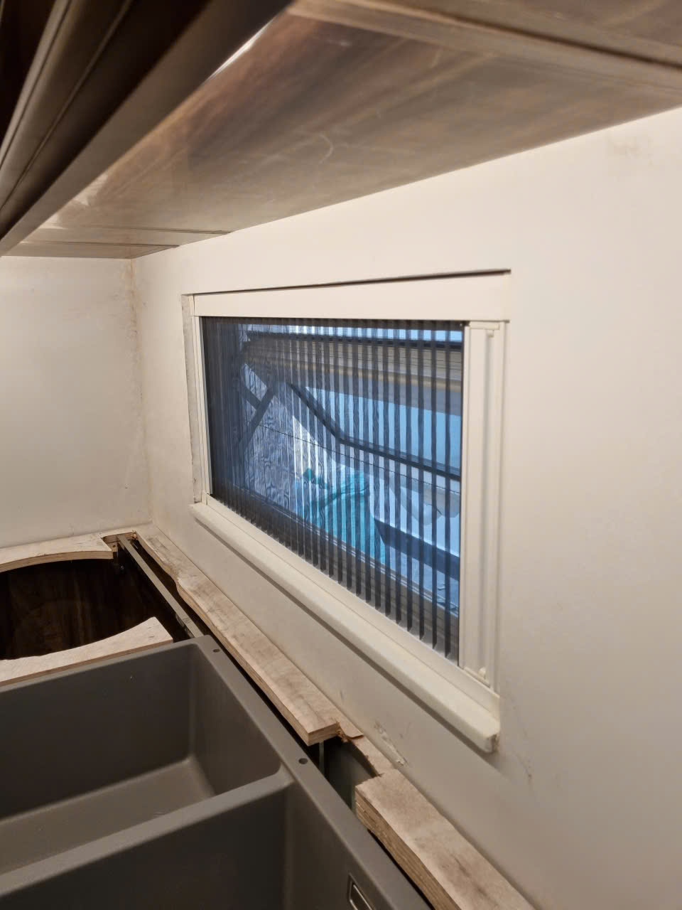 cửa sổ chống muỗi